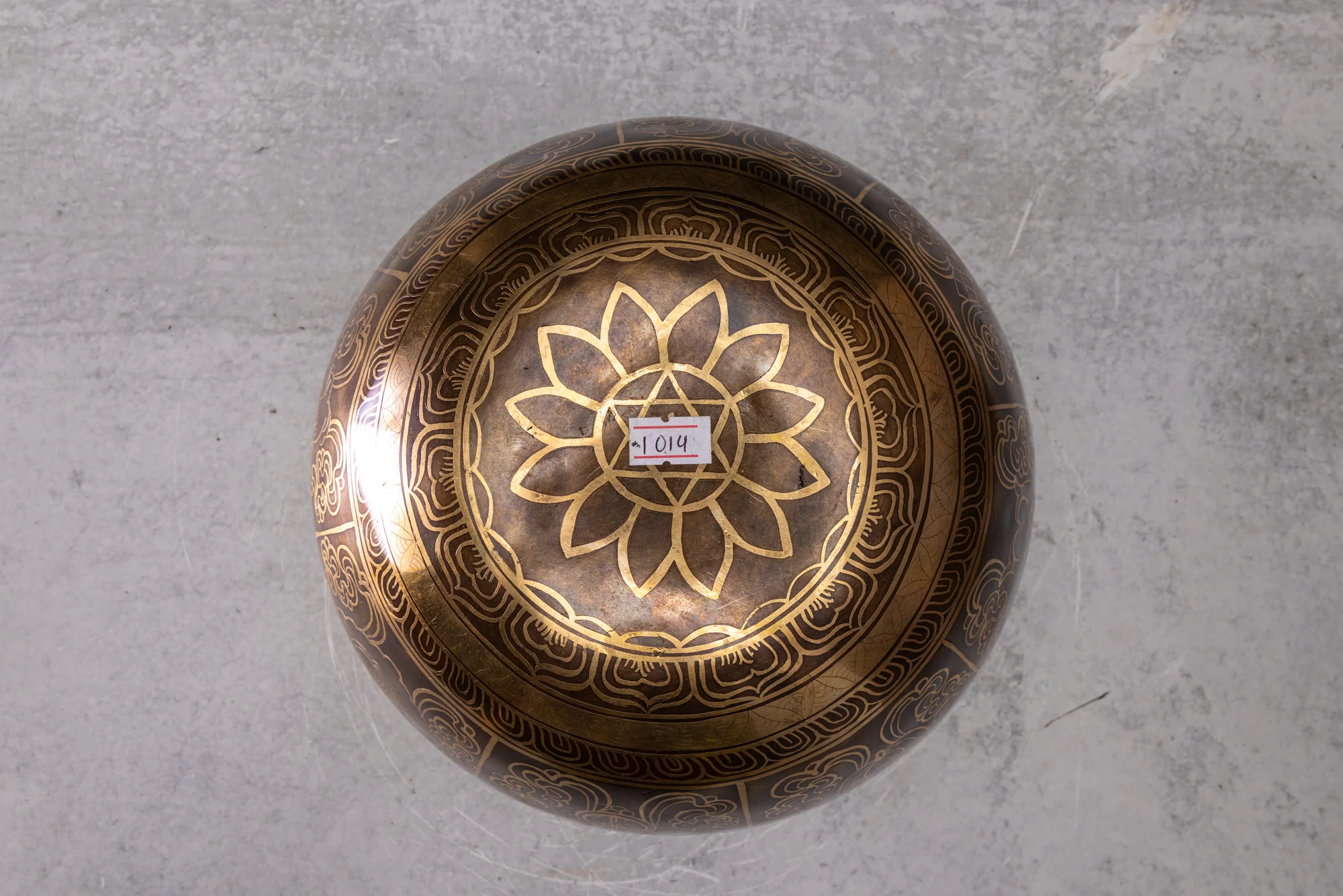 9.25' D Tone 3rd Octave Bronze 1014 - Image 10