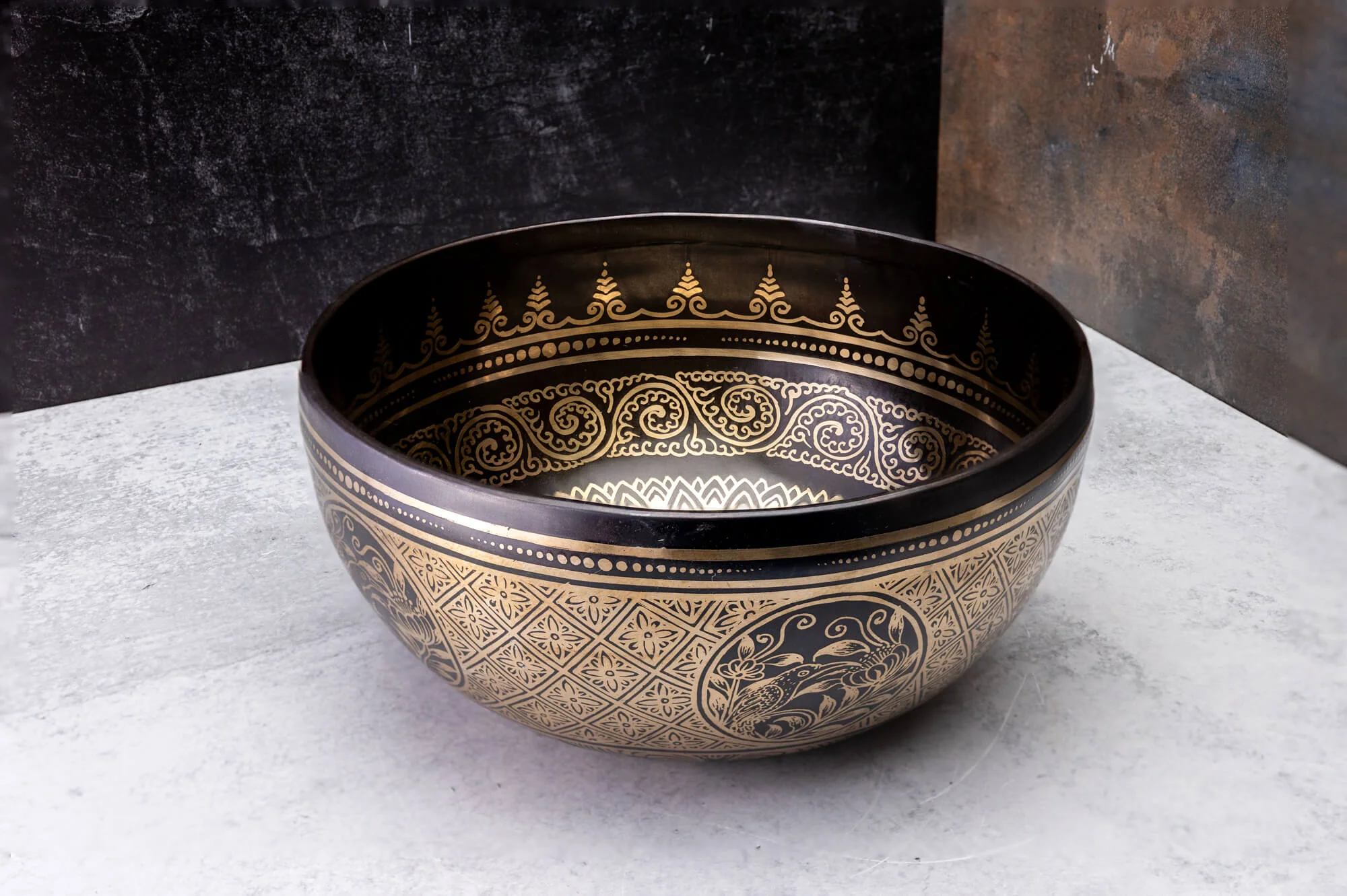 9.5' D Tone 3rd Octave Bronze 0769 - Image 3