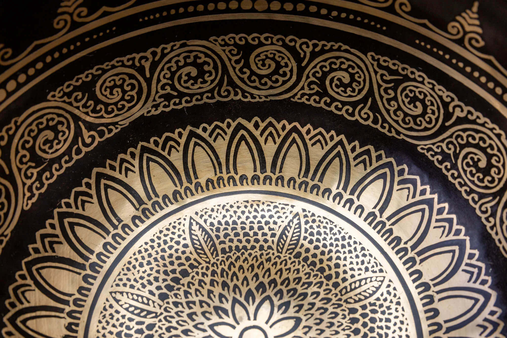 9.5' D Tone 3rd Octave Bronze 0769 - Image 9