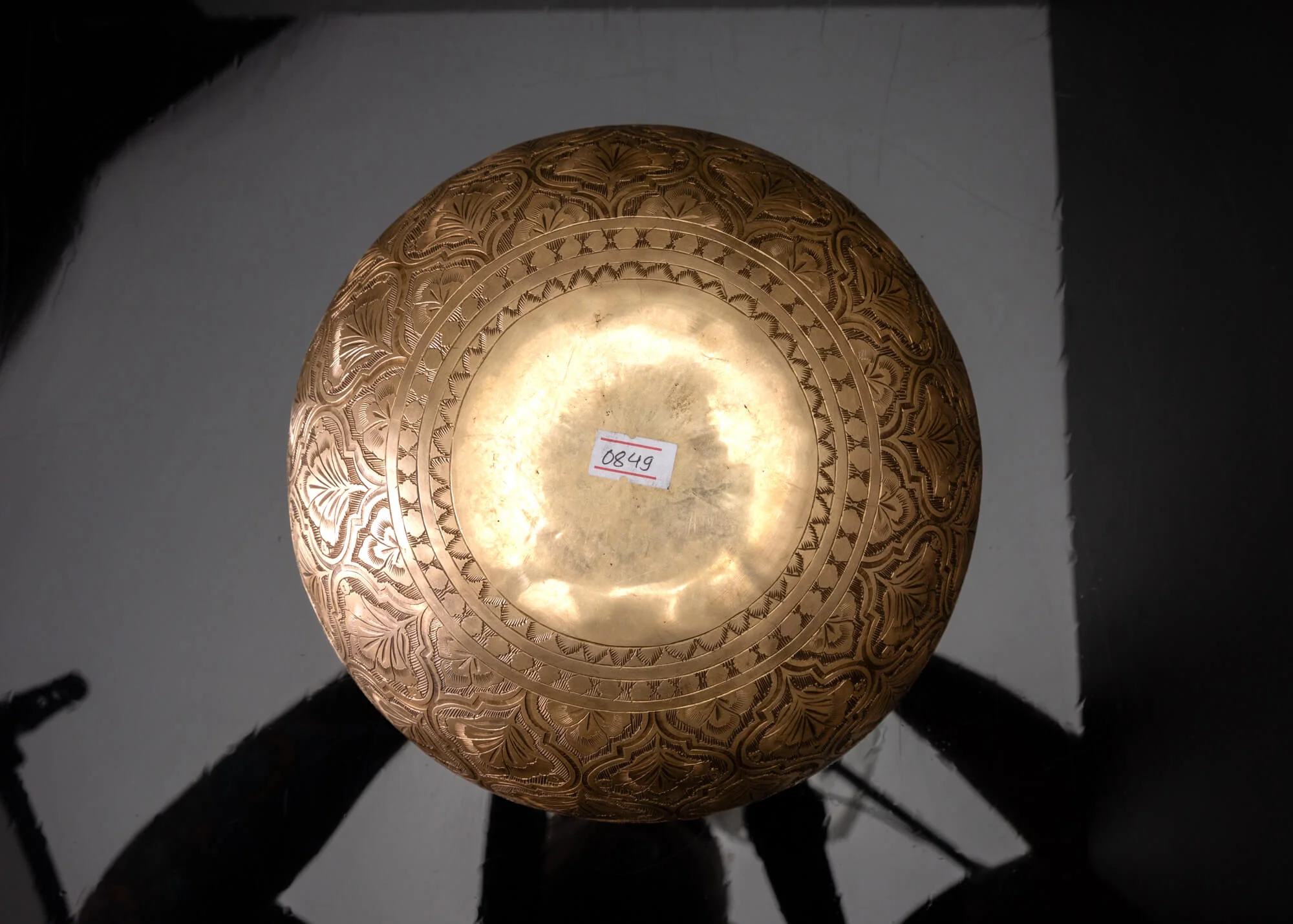 8.5" E Tone 3rd Octave Bronze 0849 - Image 8
