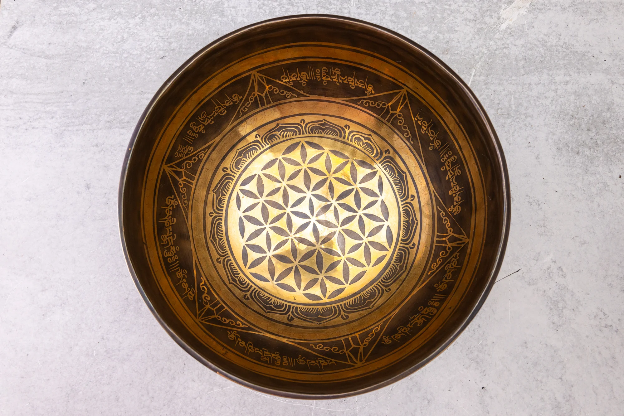 9' D Tone 3rd Octave Bronze 0940 - Image 9