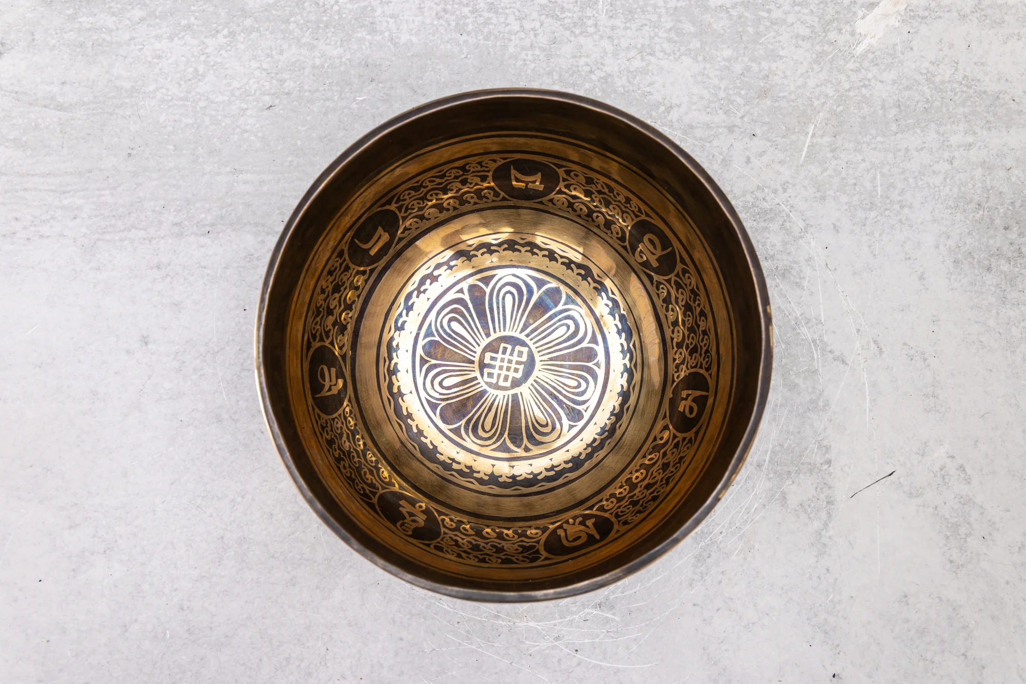 7.5' A Tone 3rd Octave Bronze 0951 - Image 7