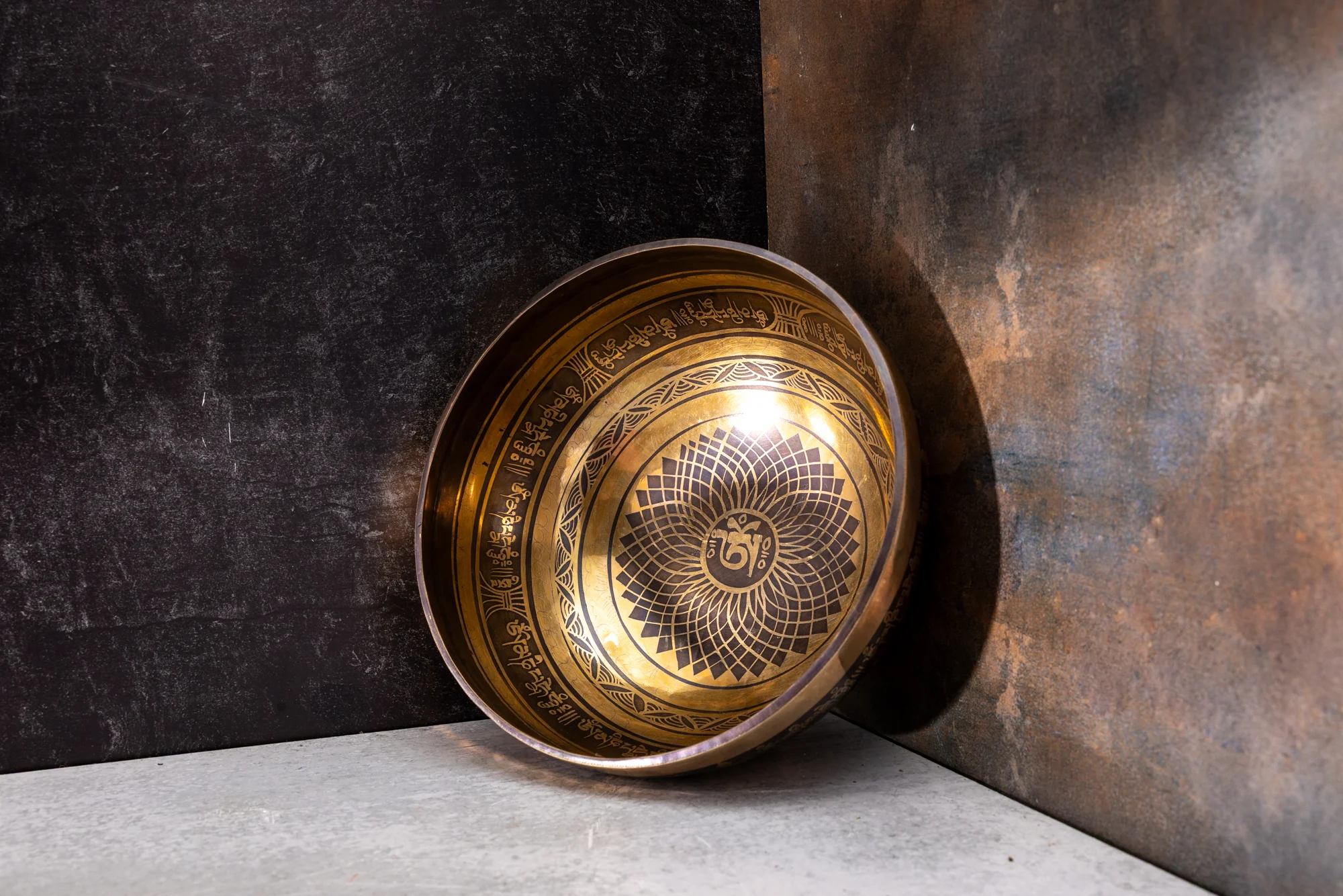 9' E Tone 3rd Octave Bronze 0952 - Image 2