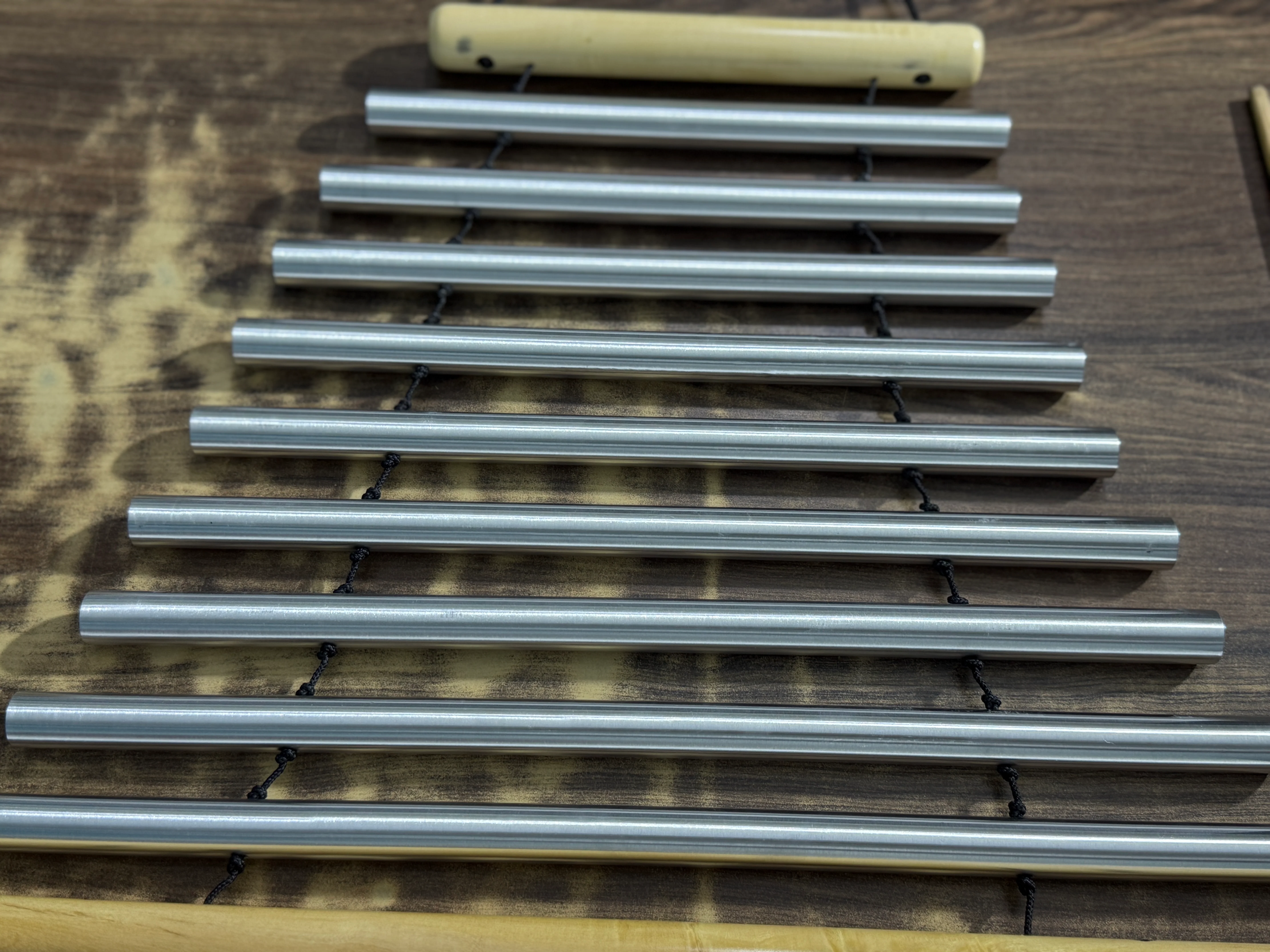 The 9 Bar Swing Chime: Melodic and Peaceful Instrument - Image 2