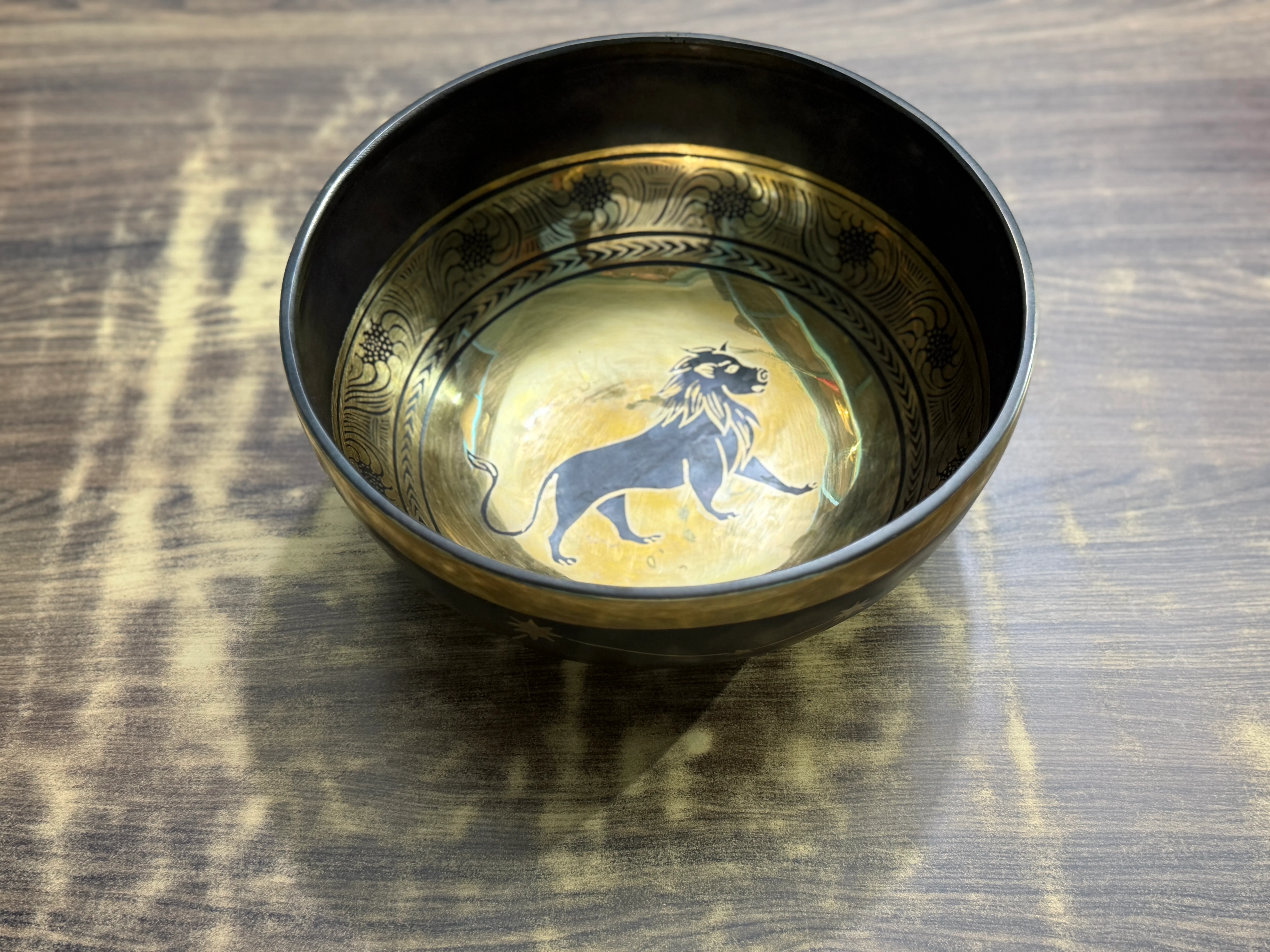 The Leo Singing Bowl - 9 inch Large | Handmade In Nepal - Image 15