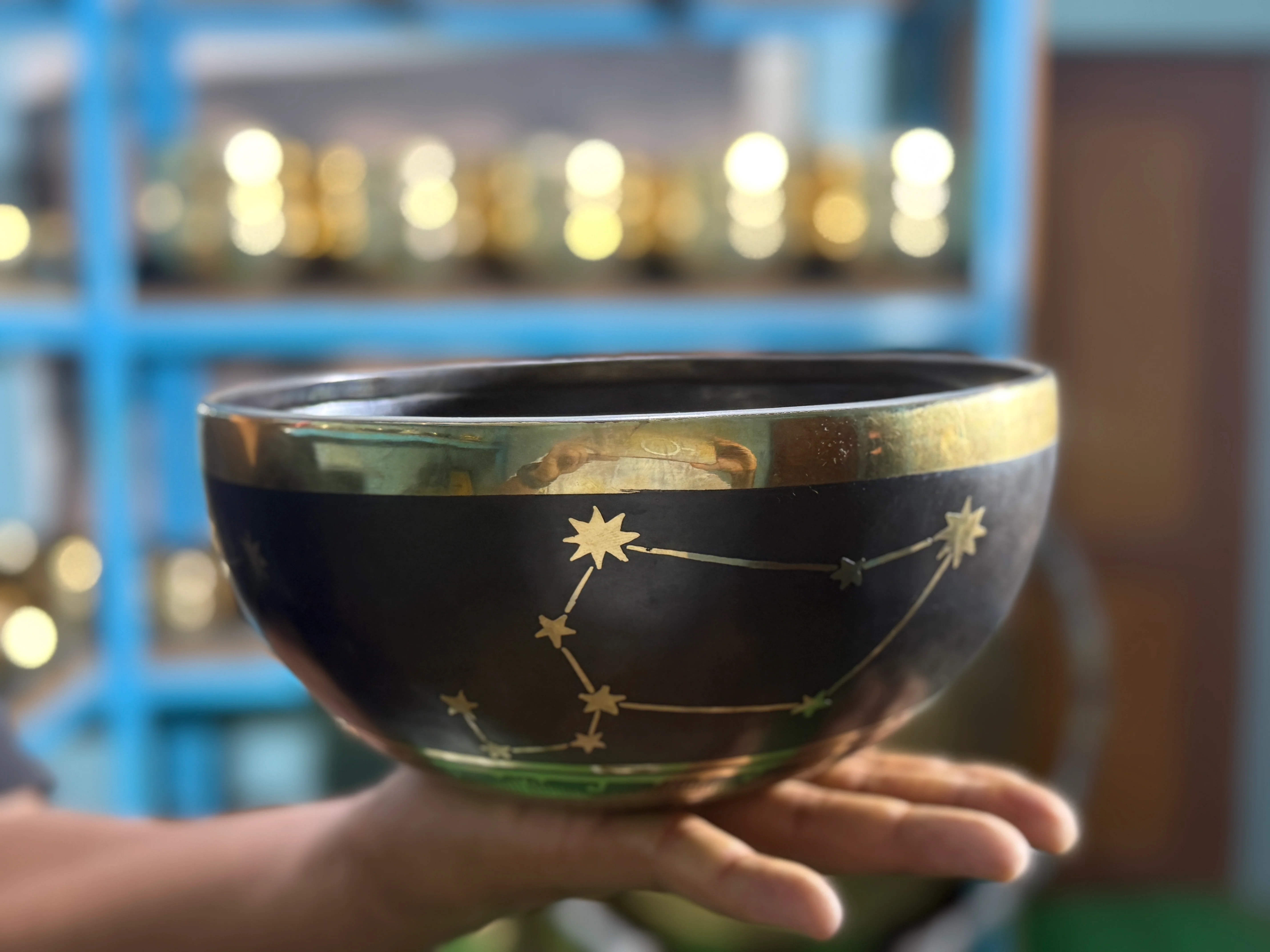 The Leo Singing Bowl - 9 inch Large | Handmade In Nepal - Image 22