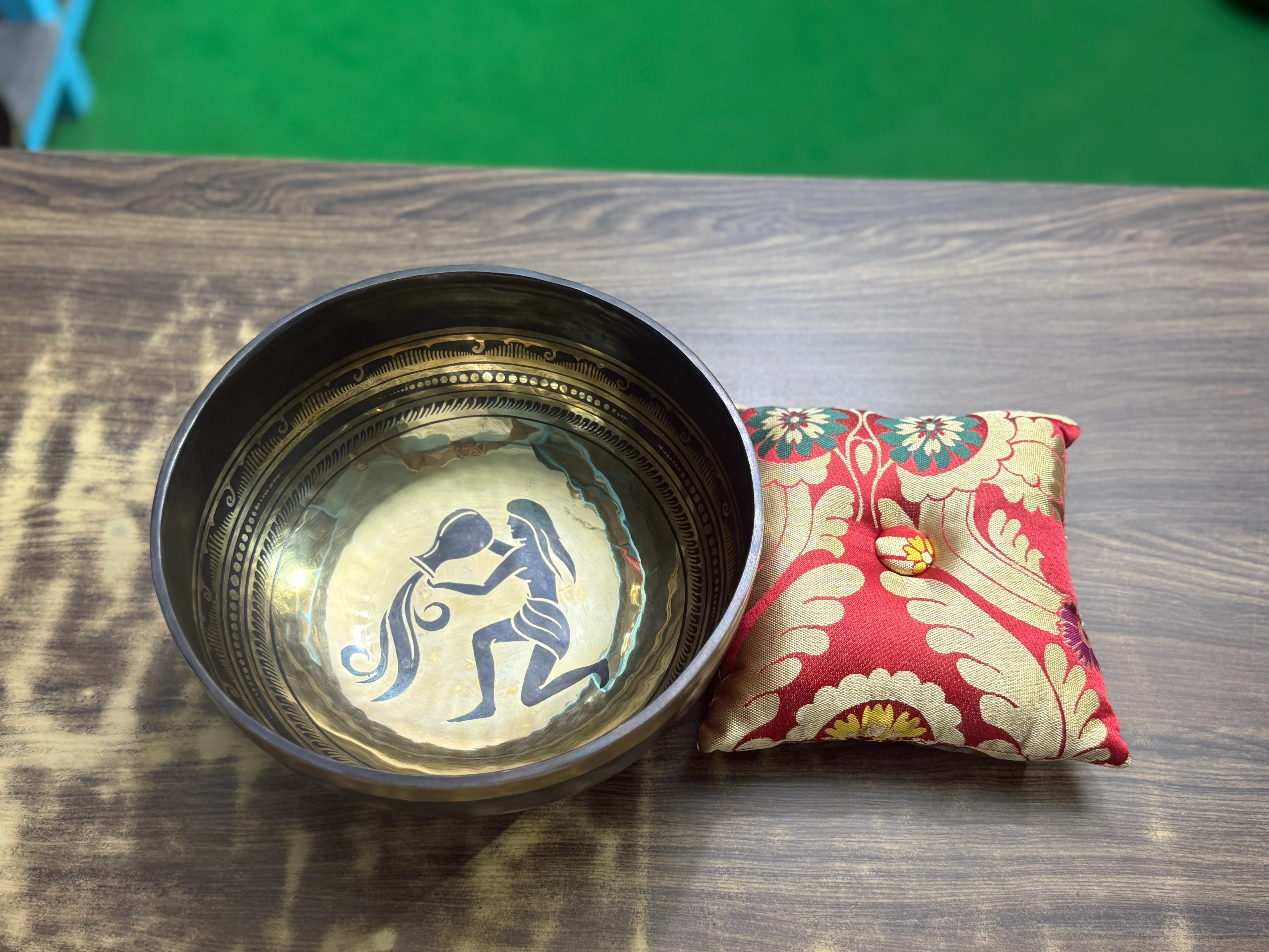 The Aquarius Singing Bowl - 9 inch Large | Handmade In Nepal - Image 31