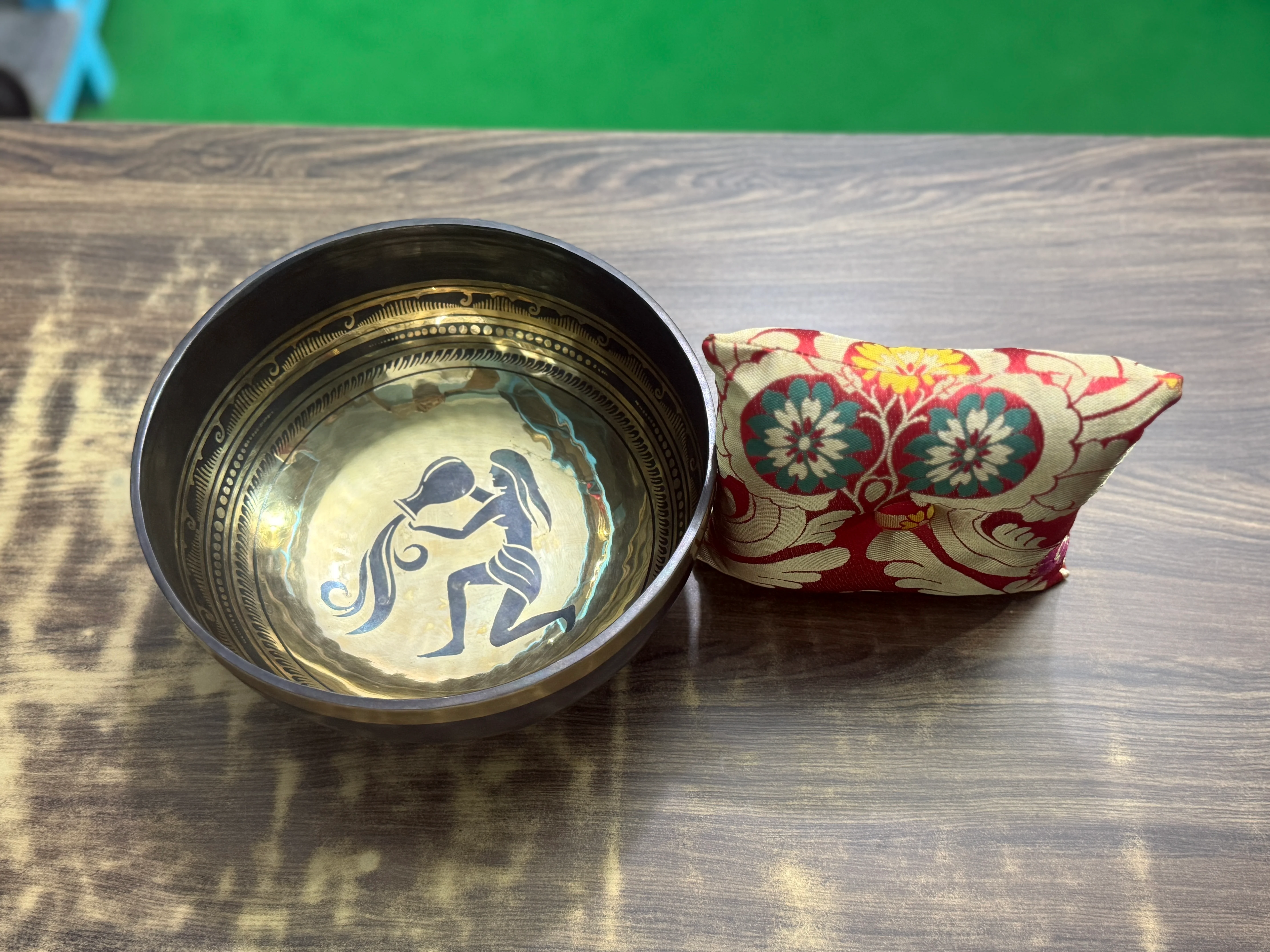 The Aquarius Singing Bowl - 9 inch Large | Handmade In Nepal - Image 32