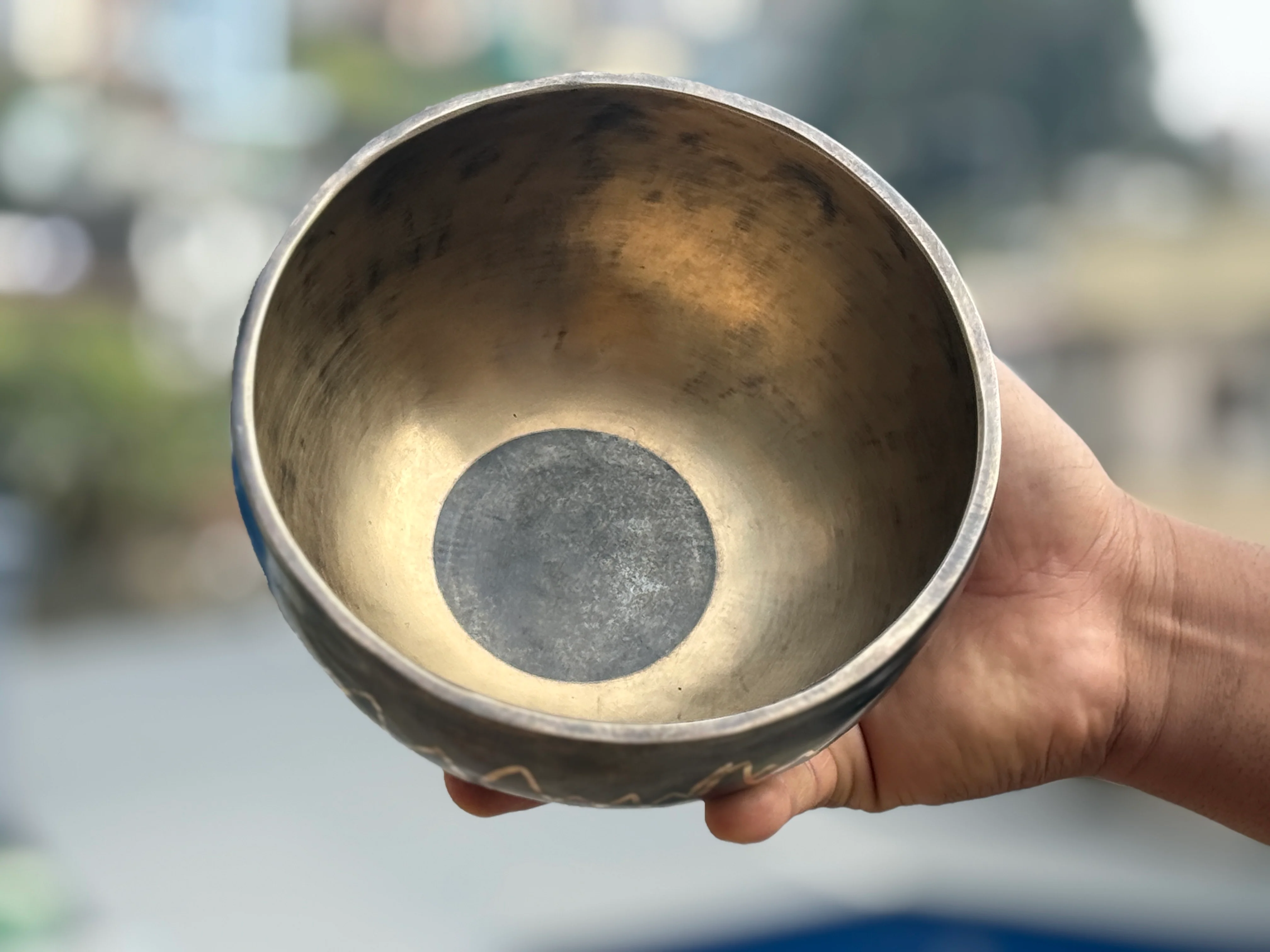The Horizon Bowl: 6.5 Inch Bronze Handmade Limited Edition Singing Bowl - Image 4