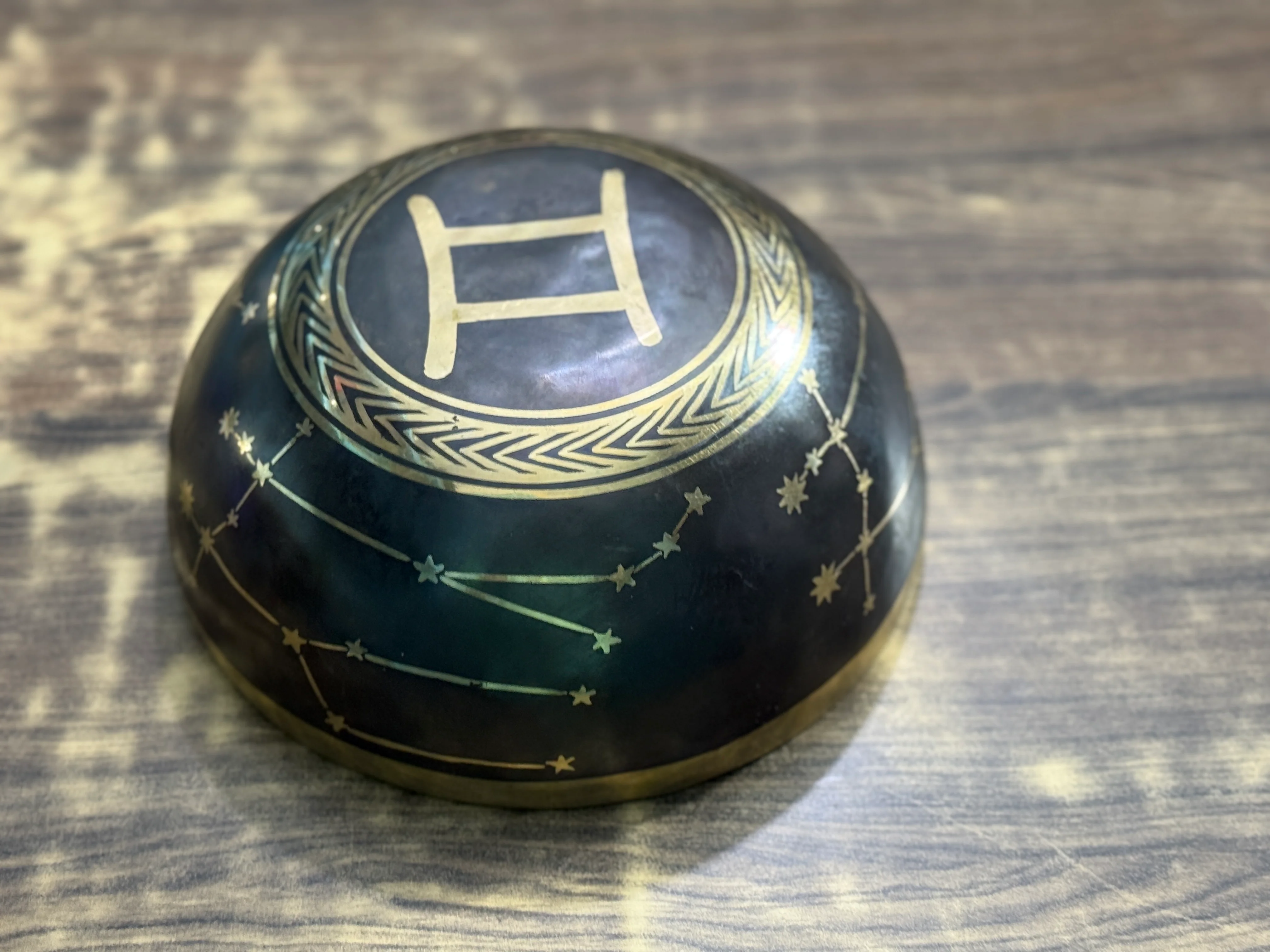The Gemni Singing Bowl - 9 inch Large | Handmade In Nepal - Image 34