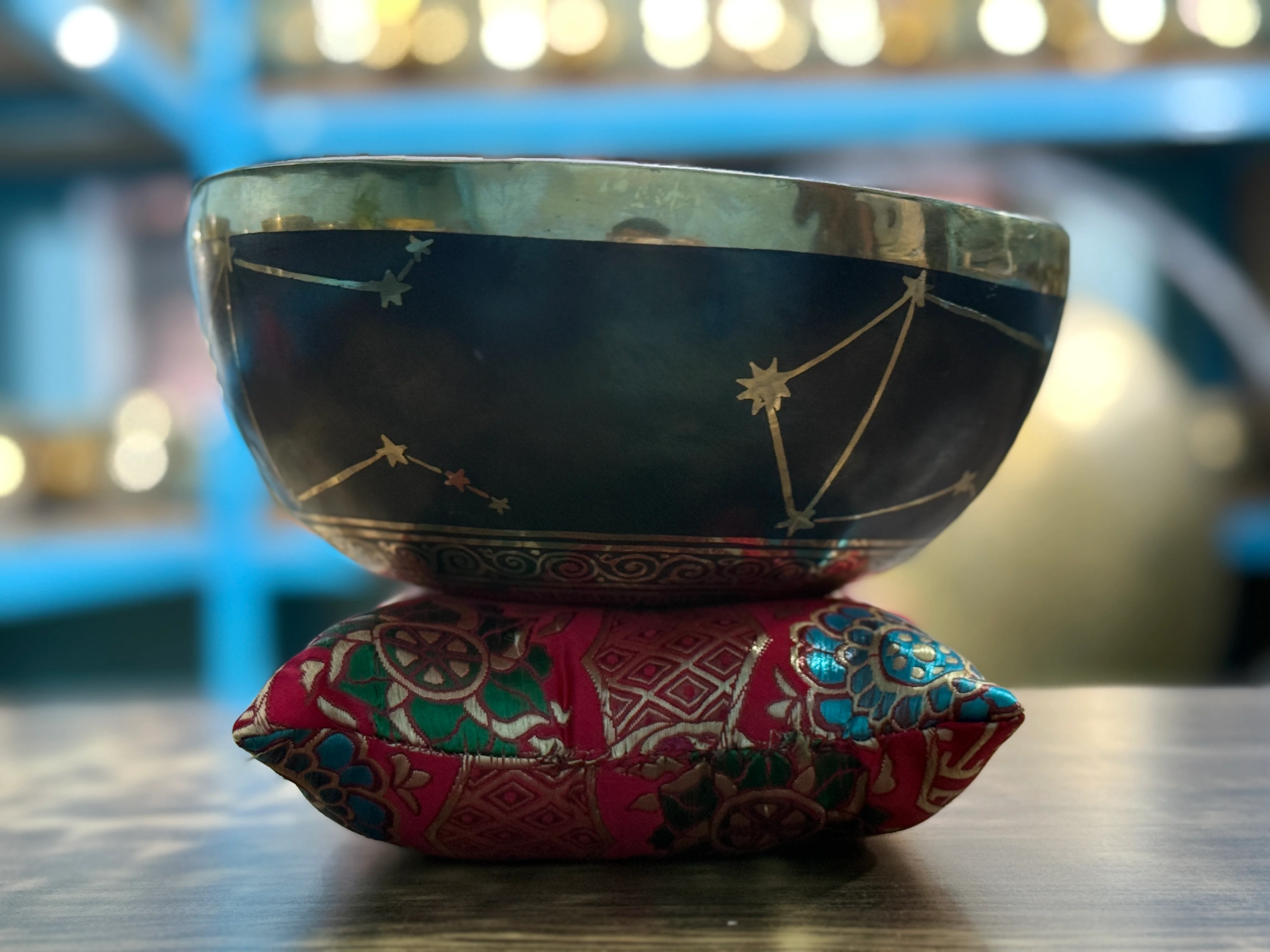 The Libra Singing Bowl - 9 inch Large | Handmade In Nepal - Image 11