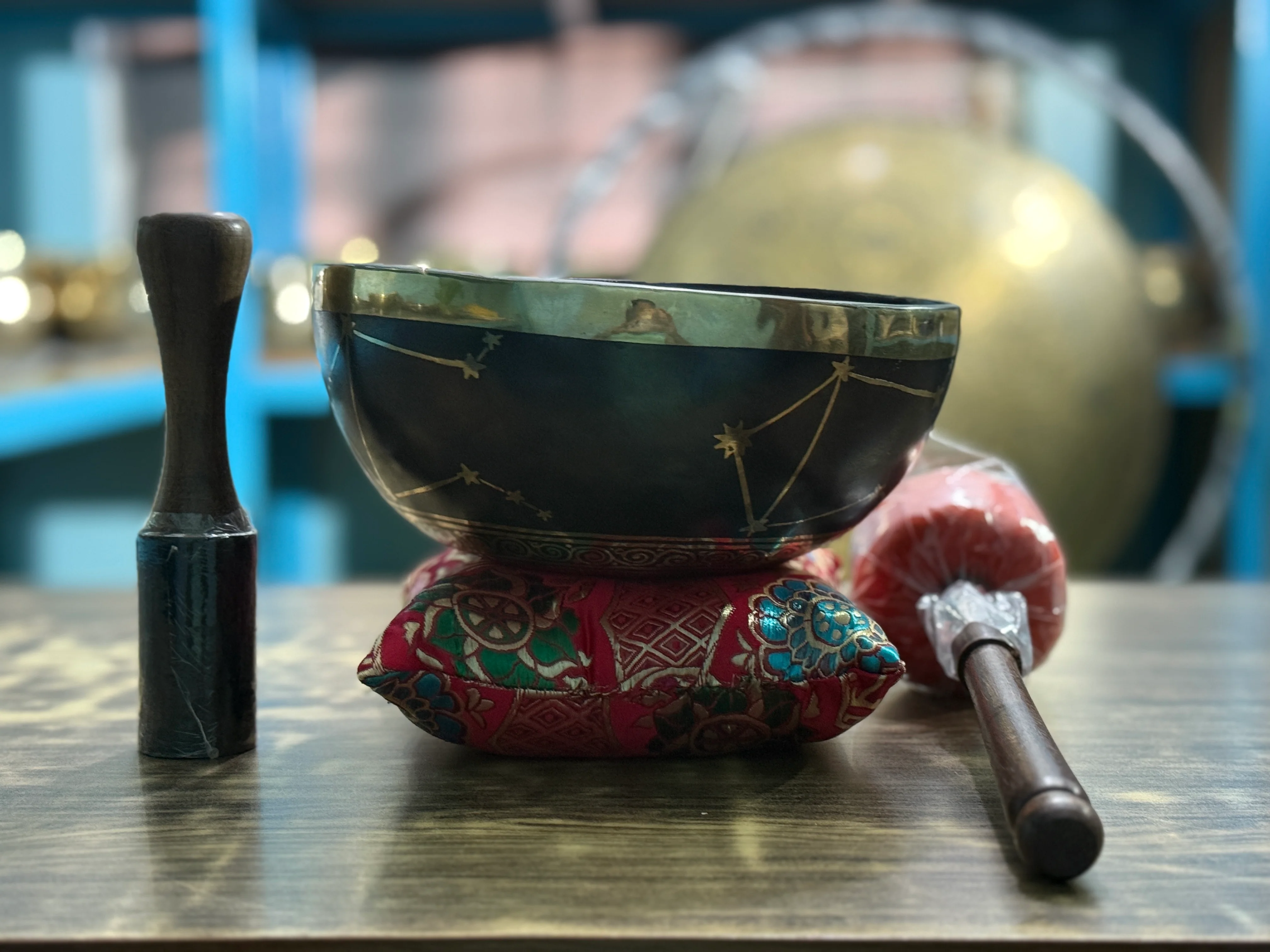 The Libra Singing Bowl - 9 inch Large | Handmade In Nepal - Image 13