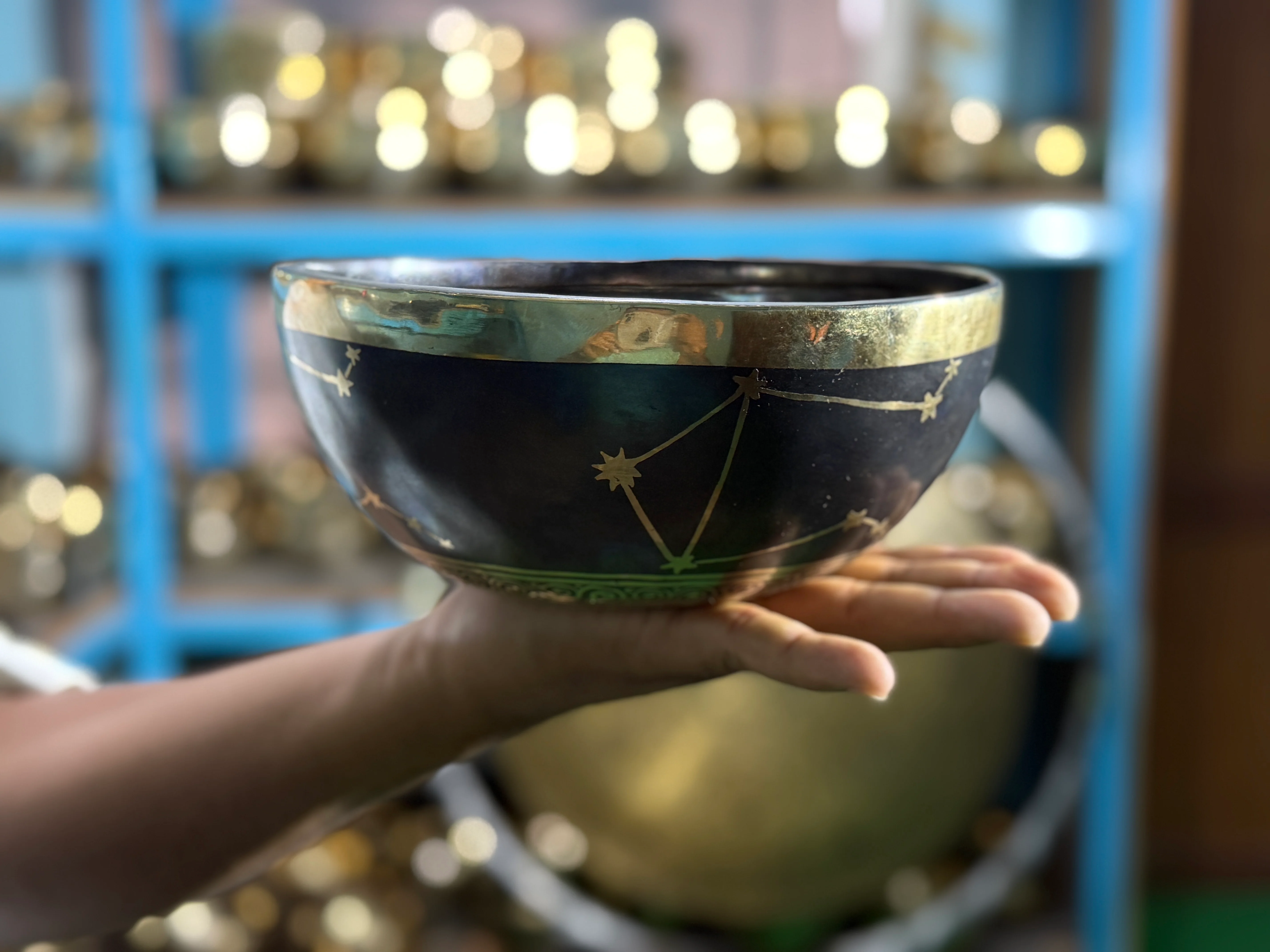 The Libra Singing Bowl - 9 inch Large | Handmade In Nepal - Image 15