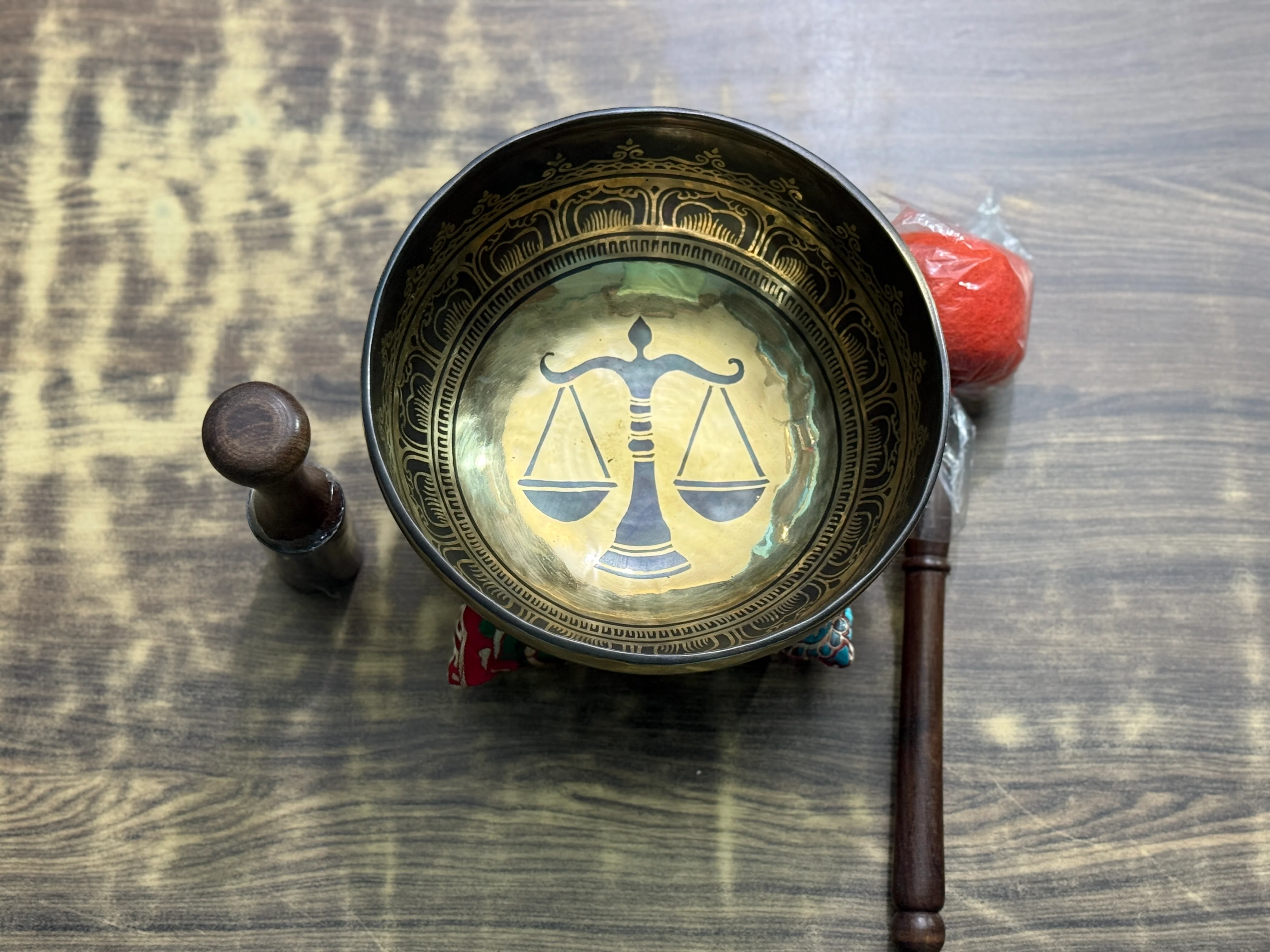 The Libra Singing Bowl - 9 inch Large | Handmade In Nepal - Image 17