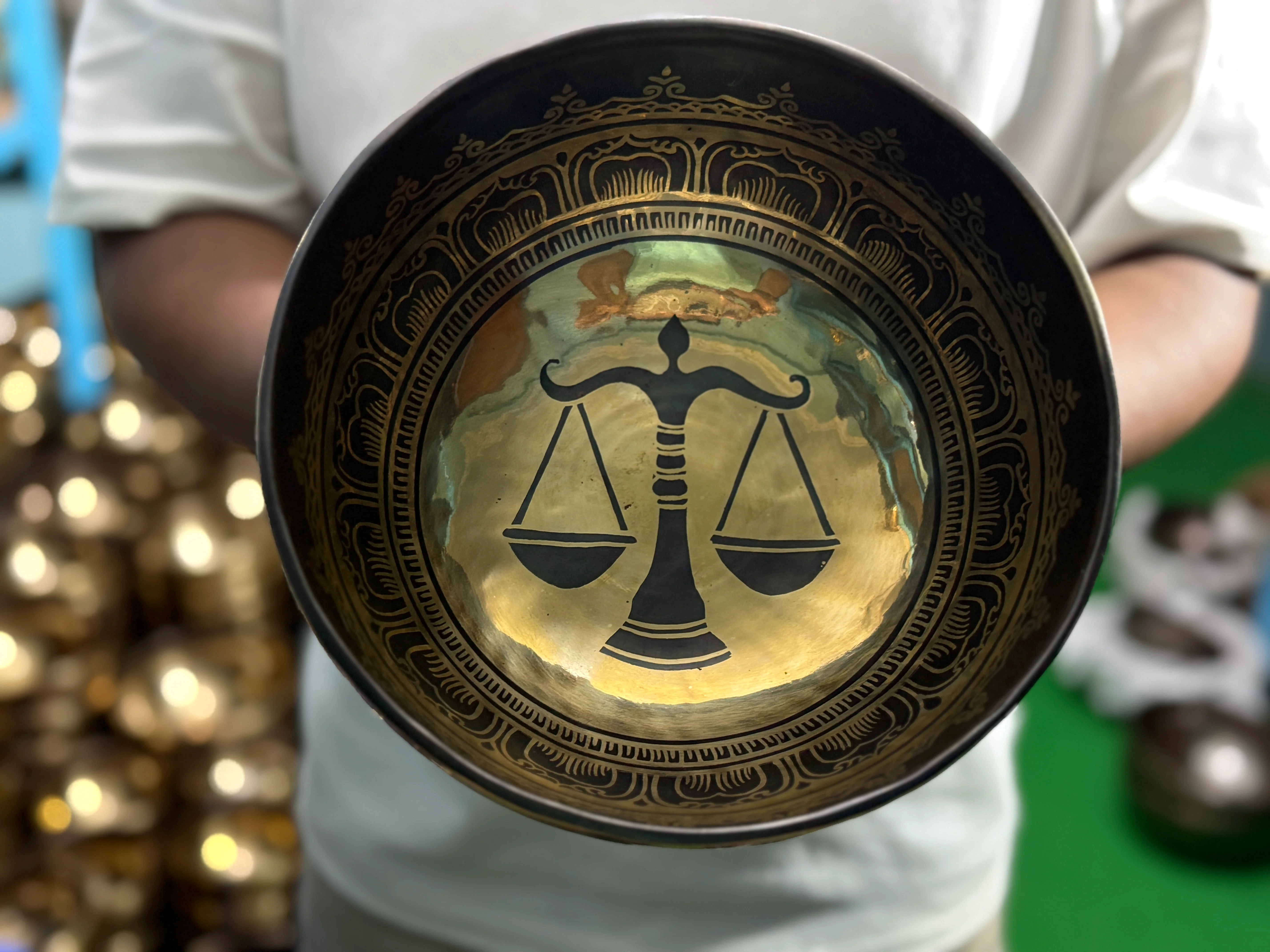 The Libra Singing Bowl - 9 inch Large | Handmade In Nepal - Image 25